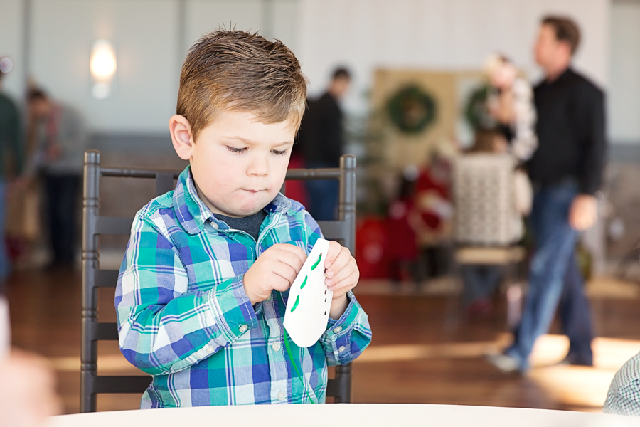 ABQ Moms Blog Licht Photography Kate Buckles Photography NOAH's event venue Breakfast with Santa Spur Line Supply Co Hip Stitch