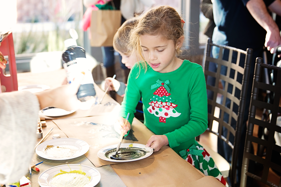 ABQ Moms Blog Licht Photography Kate Buckles Photography NOAH's event venue Breakfast with Santa Spur Line Supply Co Hip Stitch