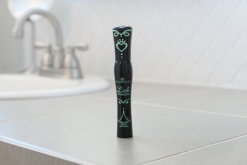 mascara. Albuquerque Moms Blog