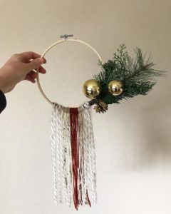 How To Make Yarn Wall Hangings with Your Kids