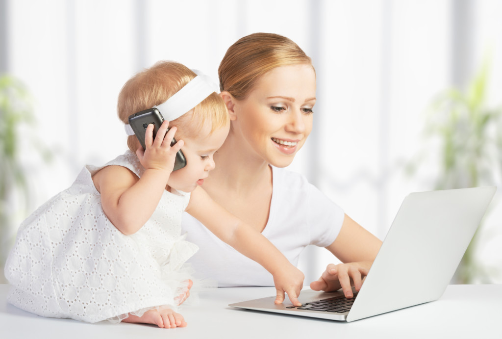 A New Business and a New Baby :: How I Survived and Thrived! from Albuquerque Moms Blog