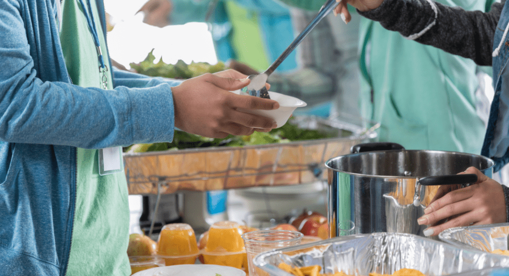 Ways to Give Back as a Family This Holiday Season