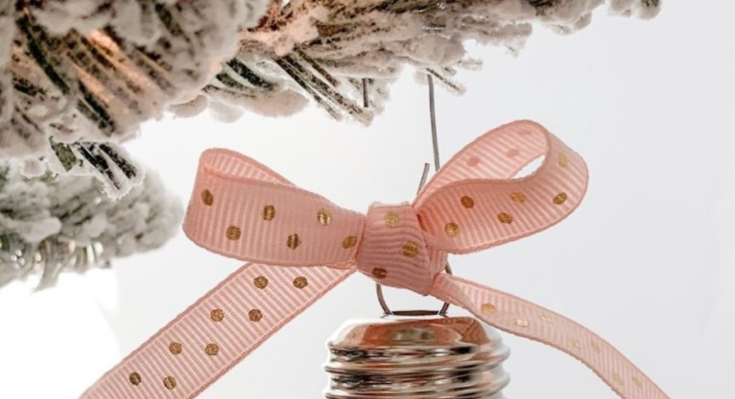 Light of Friendship Ornament :: An Easy DIY Gift (Includes Printable) Light of Friendship Ornament :: An Easy DIY Gift (Includes Printable)