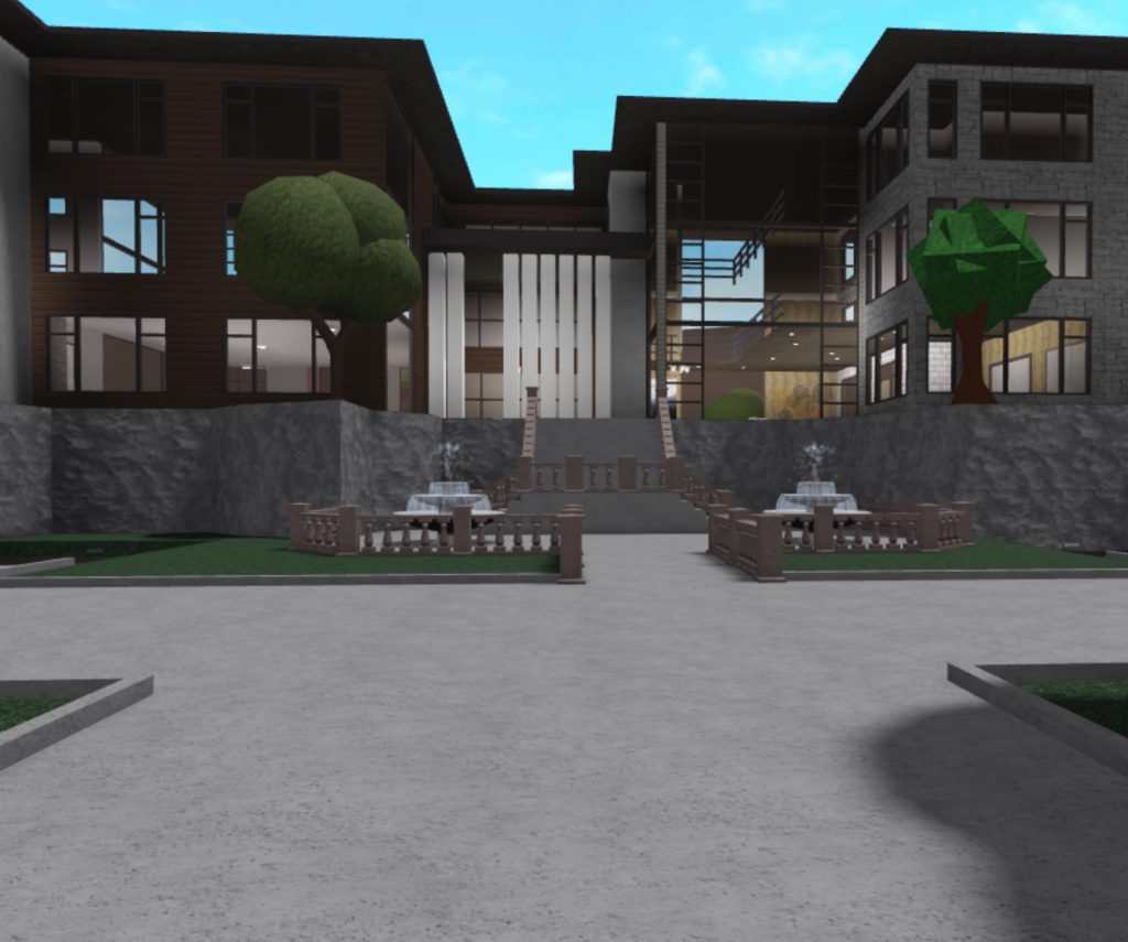 Bloxburg Courtyard She Designed