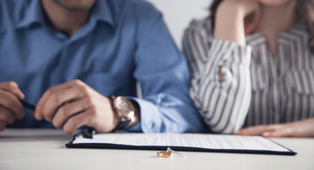 How to Navigate Your Parents' Divorce As a Mom